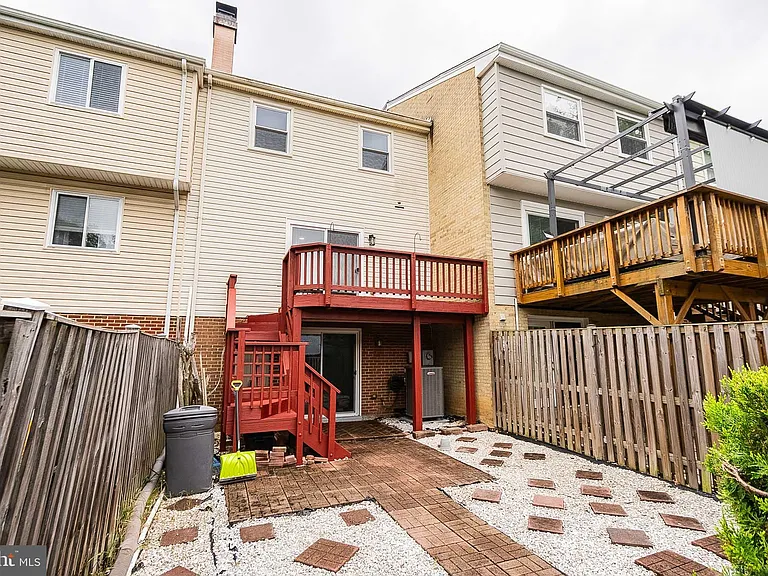 5844 Banning Pl — Photo 38