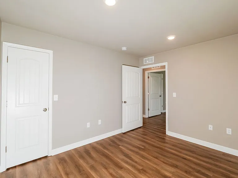 208 SW Rose St — Photo 12