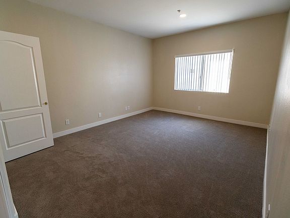 4th image of 7057 Lanewood Ave #101