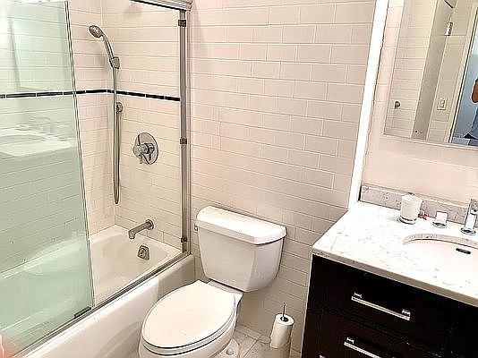 5th image of 77 W 55th St APT 9A
