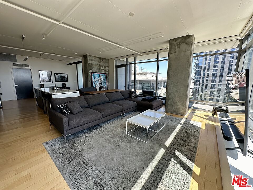1st image of 1100 S Hope St APT 1401