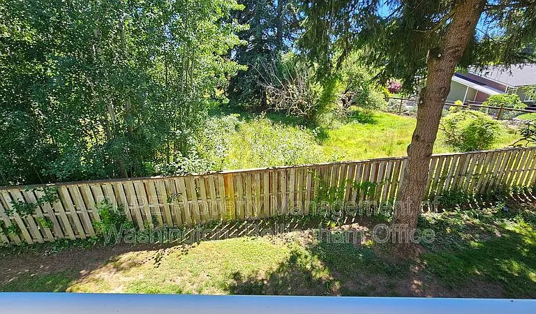 2715 W Maplewood Ave #222 — Photo 2