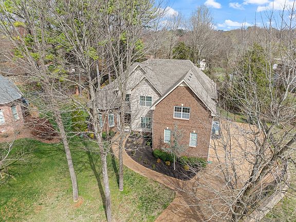 4th image of 853 Glastonbury Ct