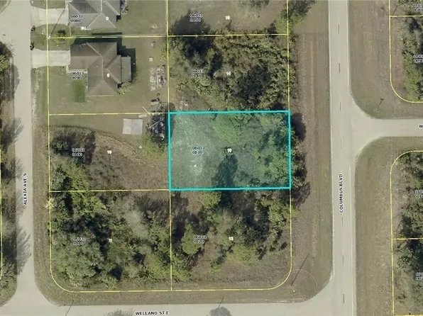 540 Columbus Blvd S, Lehigh Acres, FL 33974