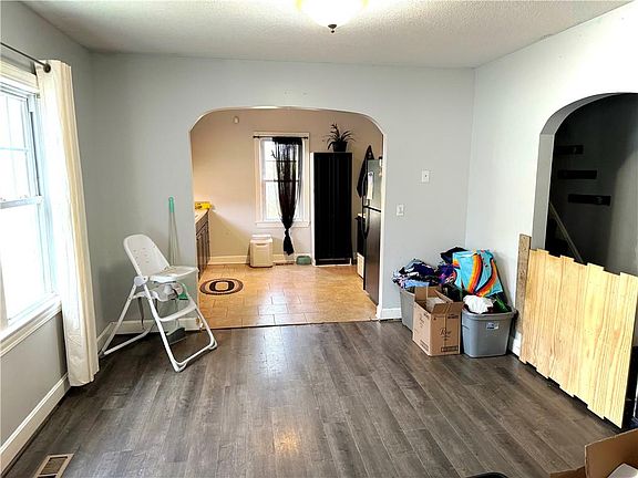 4th image of 3505 Mitchell Ave