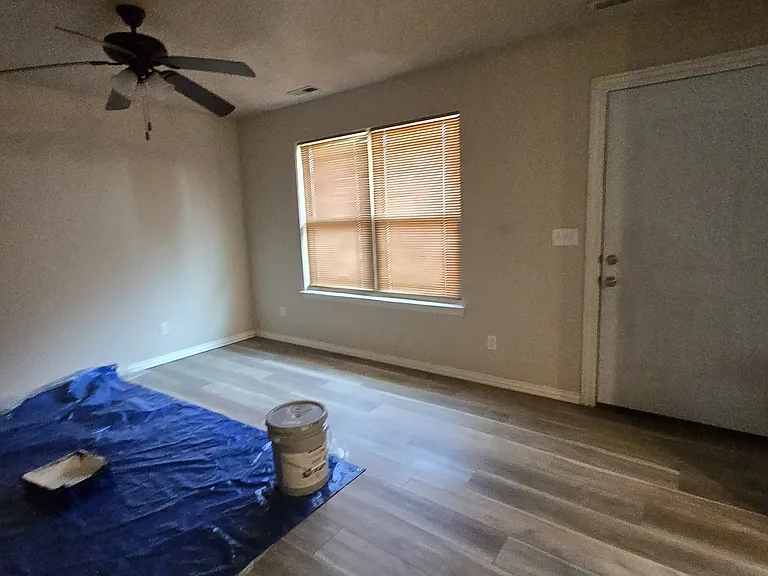 2524 Empire Ave — Photo 1