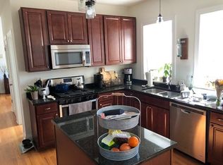 2242 W Grace St, Chicago, IL 60618