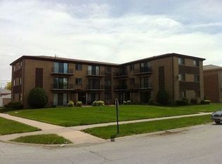 371 Yates Ave APT 10, Calumet City, IL 60409