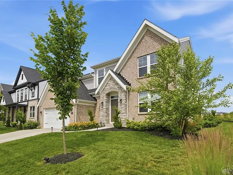 5283 Greenview Ln — Photo 2