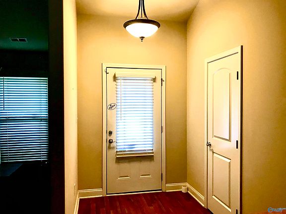 5th image of 402 Summer Cove Cir NW