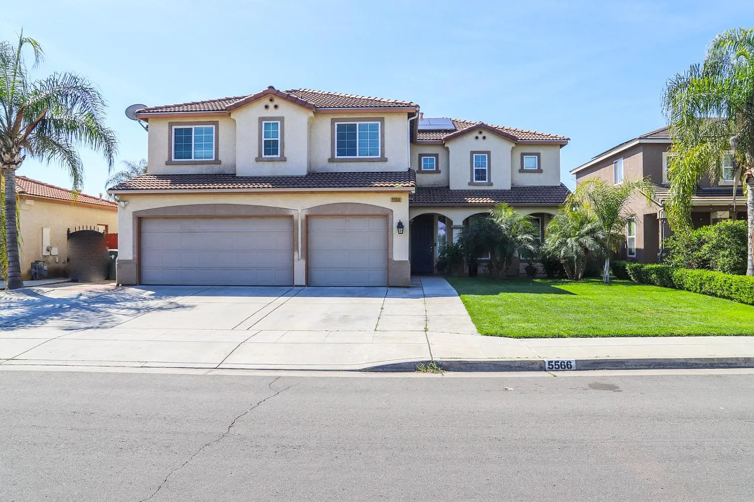 5566 E Pitt Ave photo 1