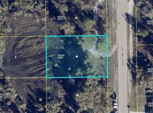 906 Graystone Ave, Lehigh Acres, FL 33974