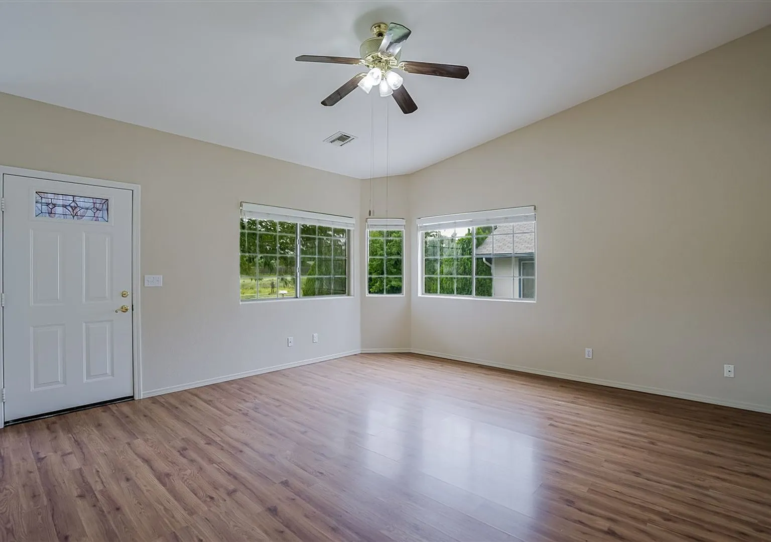 4150 N Viewpoint Drive — Photo 4