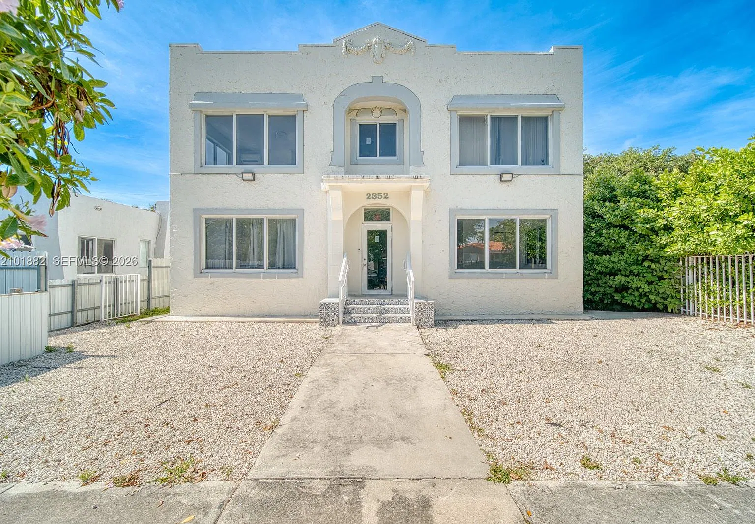 Beacon Manor — Photo 1
