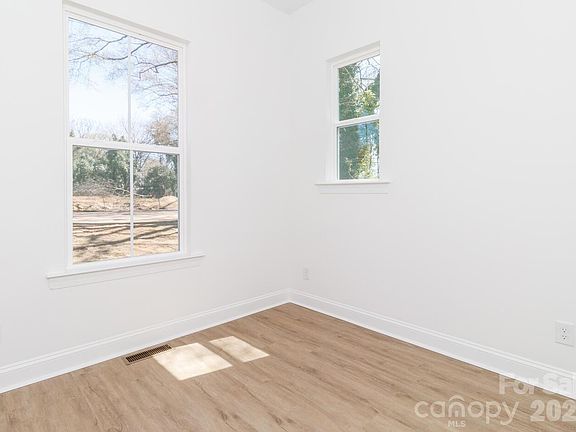 4th image of 2501 Elon St