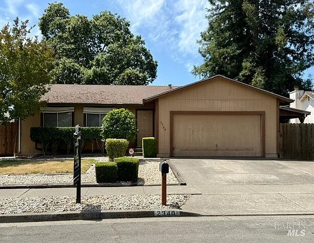 2340 Donna Maria Way - Photo 1
