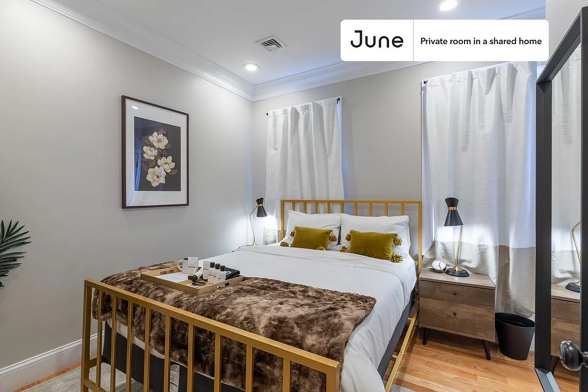 Full bedroom in 3 bed/1 bath home in North End #276 A — Photo 1