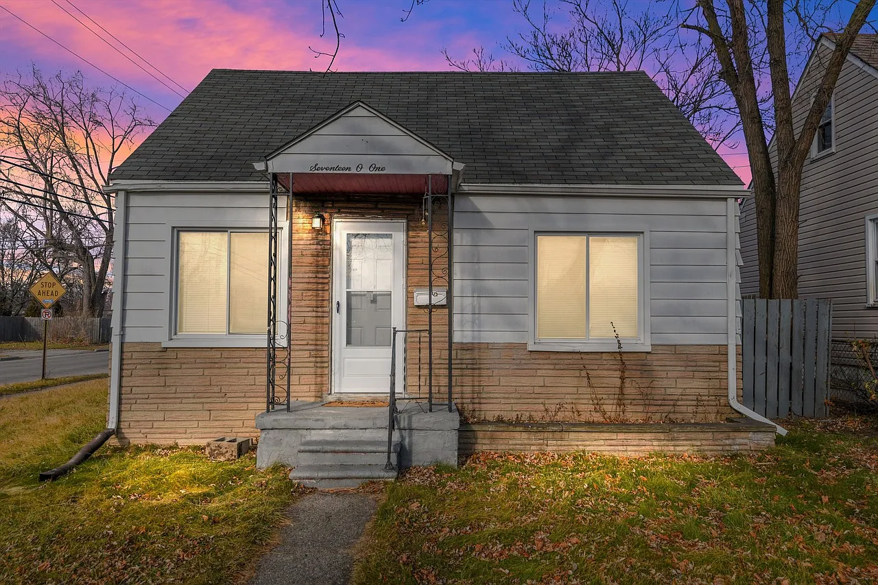 1701 E George Ave photo 1