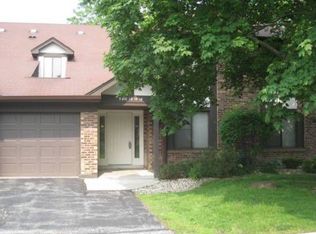 5810 Doe Cir, Westmont, IL 60559