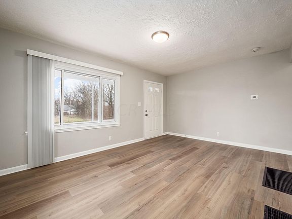 3rd image of 2245 Parkwood Ave
