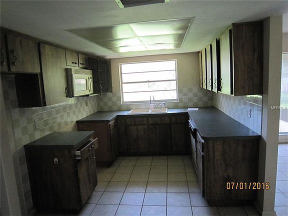 4th image of 714 Willow Brook Ct