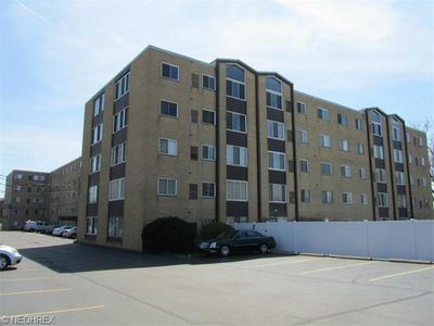 25735 Lorain Rd UNIT 306, North Olmsted, OH, 44070