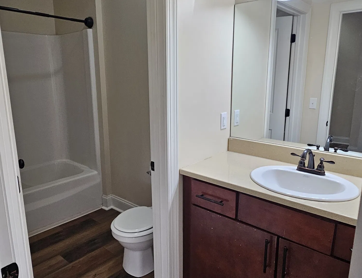 11 Old Golden Blue Ln — Photo 3