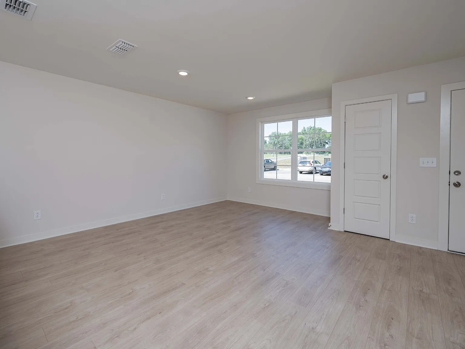 4 bed, 3.5 bath, 1631 sqft, $2,000 — Photo 4