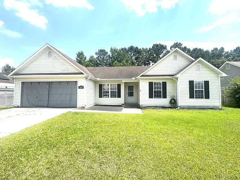 426 Spring Dr — Photo 1