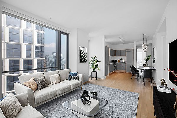 1st image of 10 City Pt APT 35P