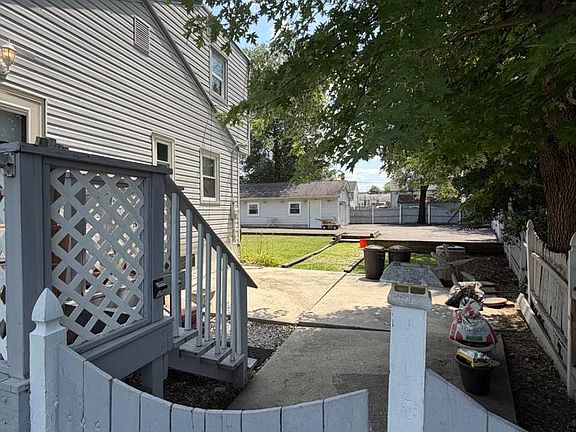 3rd image of 71 Warren Ave