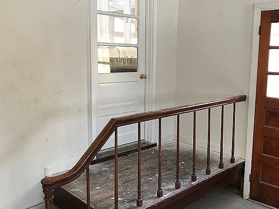 3rd image of 425 Lehigh Rd