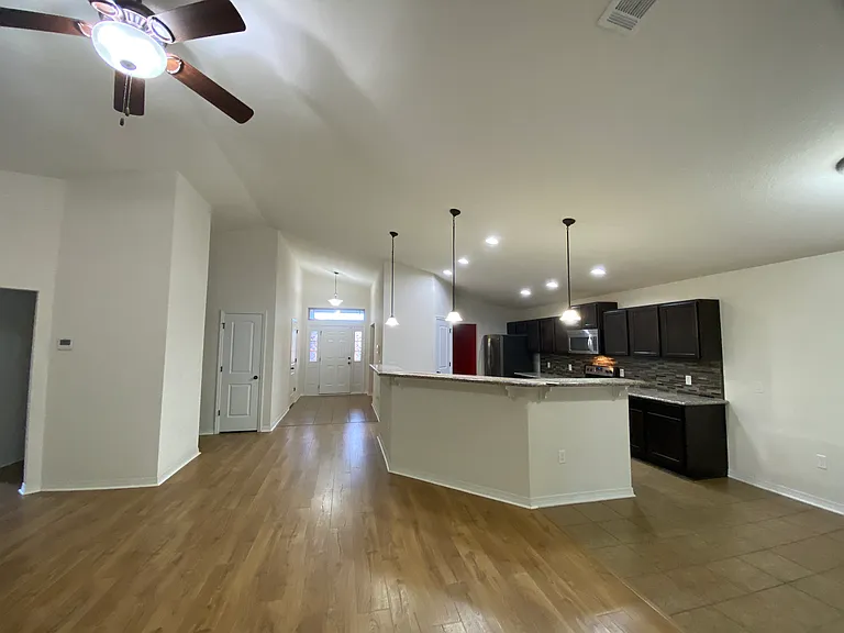 8466 Island Dr — Photo 10