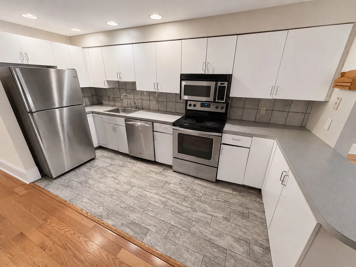2 bed, 2.0 bath, 1182 sqft, $2,800 — Photo 3