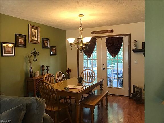 3rd image of 2428 Vollmer Dr