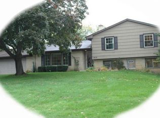 16150 Choctaw Trl, Brookfield, WI 53005