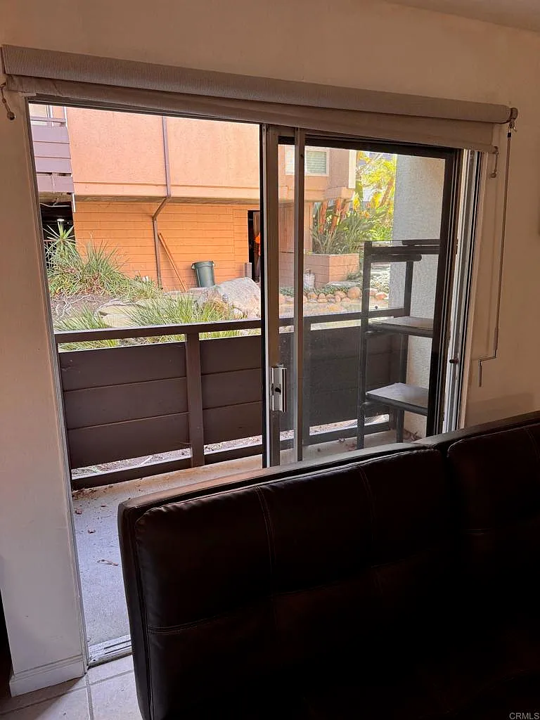 Studio, 1.0 bath, 419 sqft, $2,050 — Photo 2