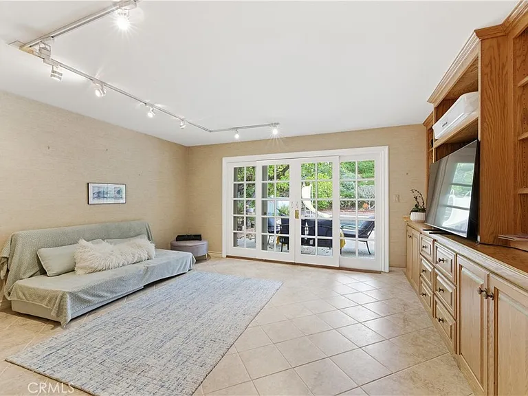 19511 Rosita St — Photo 24