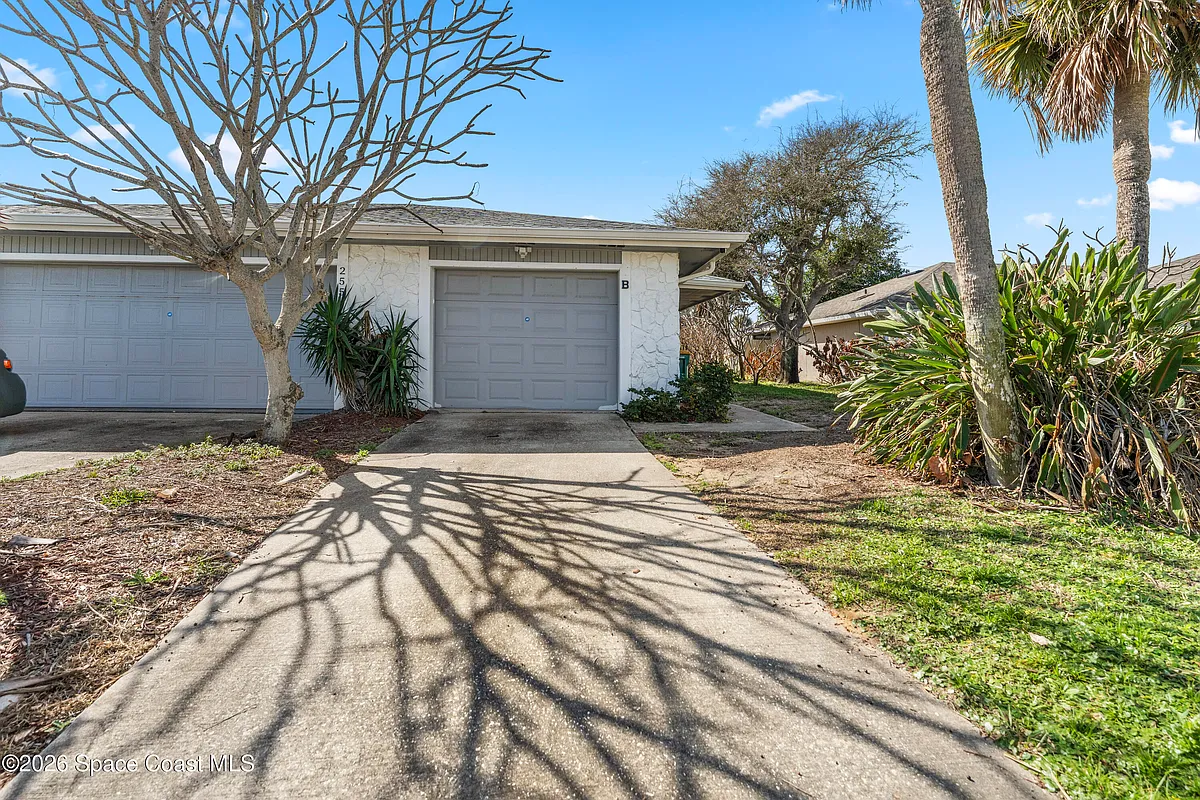 Photo 1 of 22 - 255 Ocean View Ln #B - Indialantic, FL Primary Photo - 255 Ocean View Ln #B