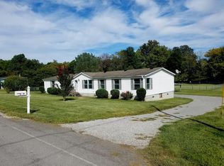 90 Misty Ln, Castalian Springs, TN 37031