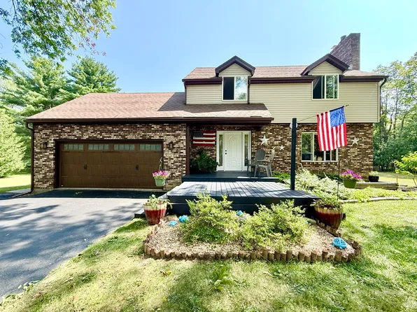 2 Bouchard Dr, Peru, NY 12972