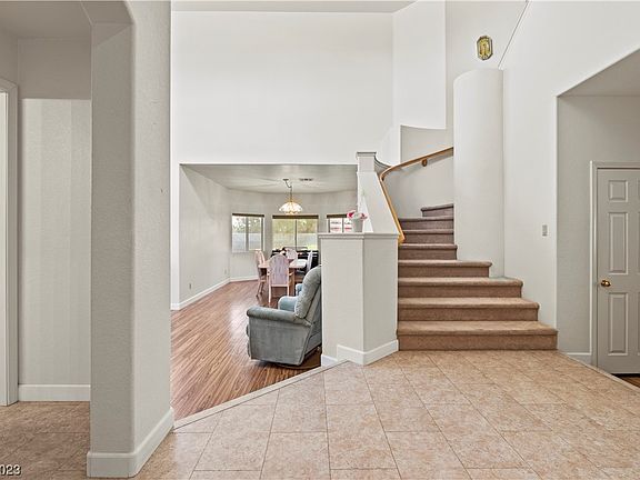 4th image of 254 Pala Vista Cir