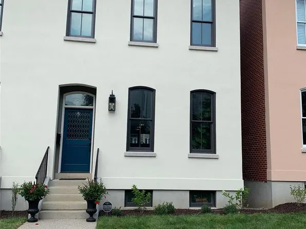 2233 Hickory St, Saint Louis, MO 63104