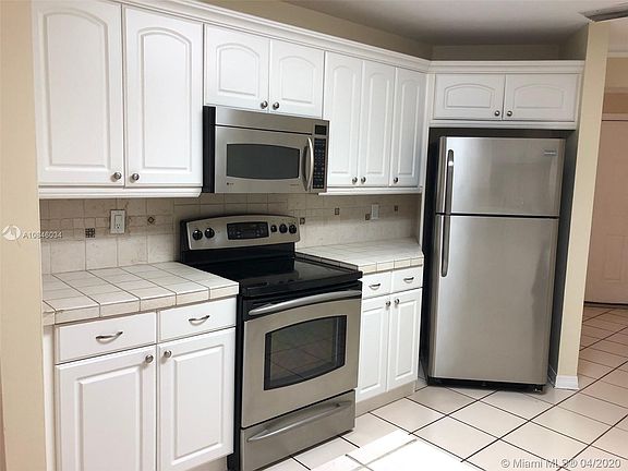 3rd image of 13931 SW 100th Ln #13931