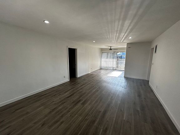 2nd image of 6744 Woodley Ave APT 1