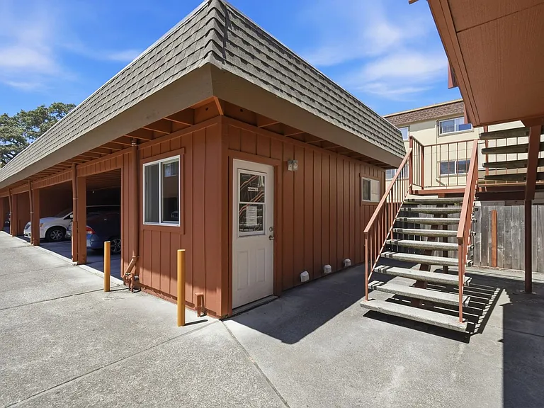 1841 Salem Avenue — Photo 16