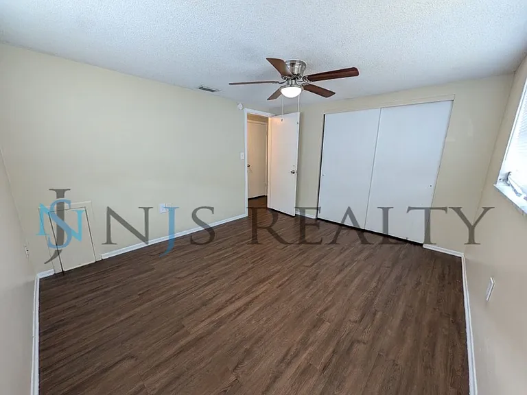 9520 Gray Fox Ln — Photo 12