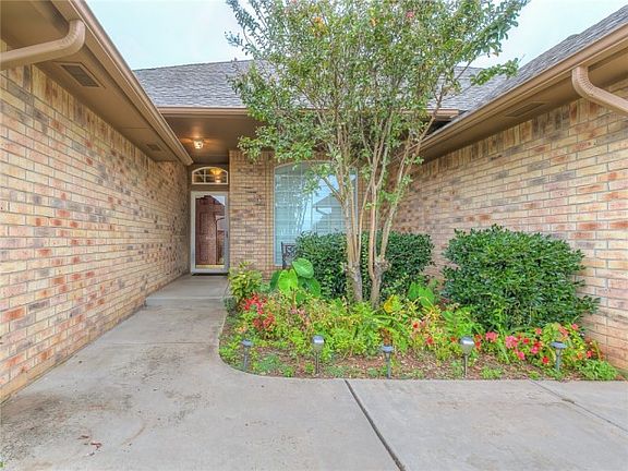 3rd image of 12201 Kingsgate Dr
