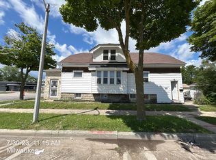 5202 W Hampton Ave, Milwaukee, WI 53218