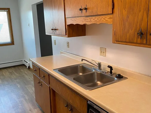 911 23rd Ave S, 911 23rd Ave S APT 06, Moorhead, MN 56560